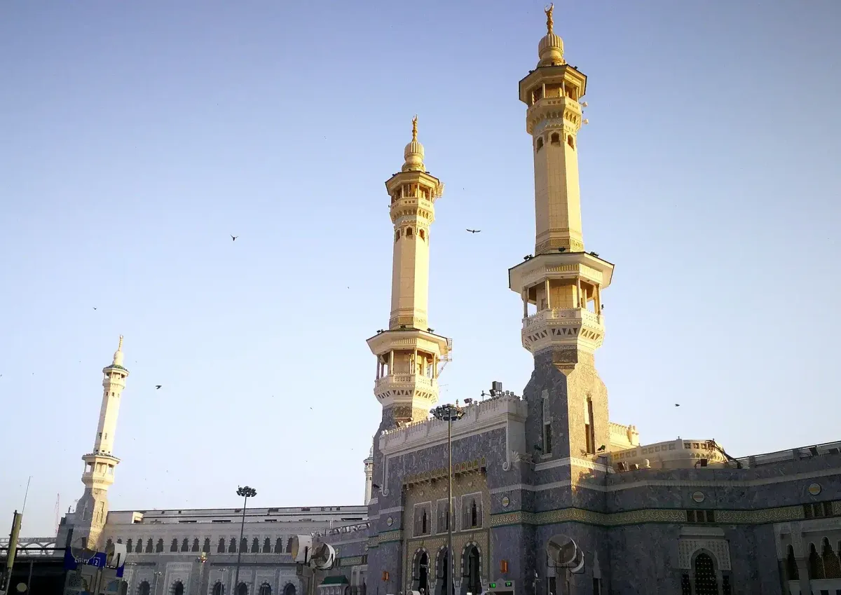 Can Non-Muslims Go to Mecca?